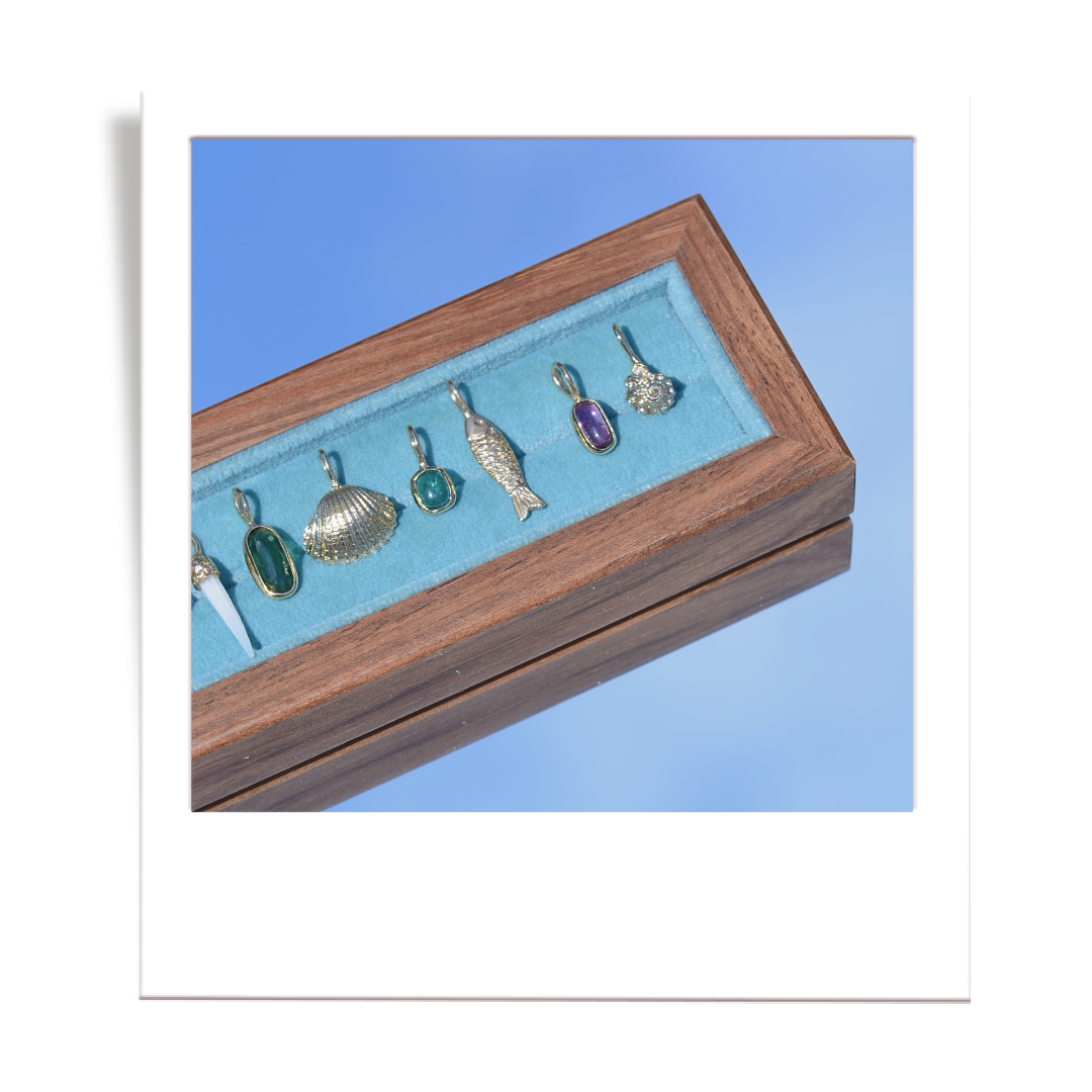 gold scalloped shell