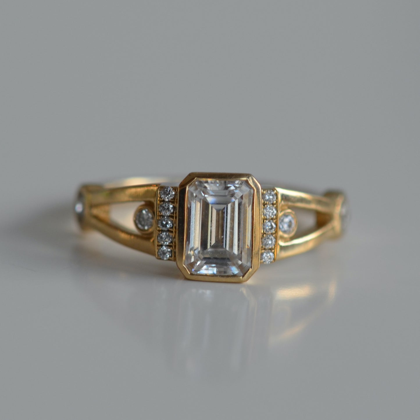 Eleanor (sample ring with Moissanite and diamonds)