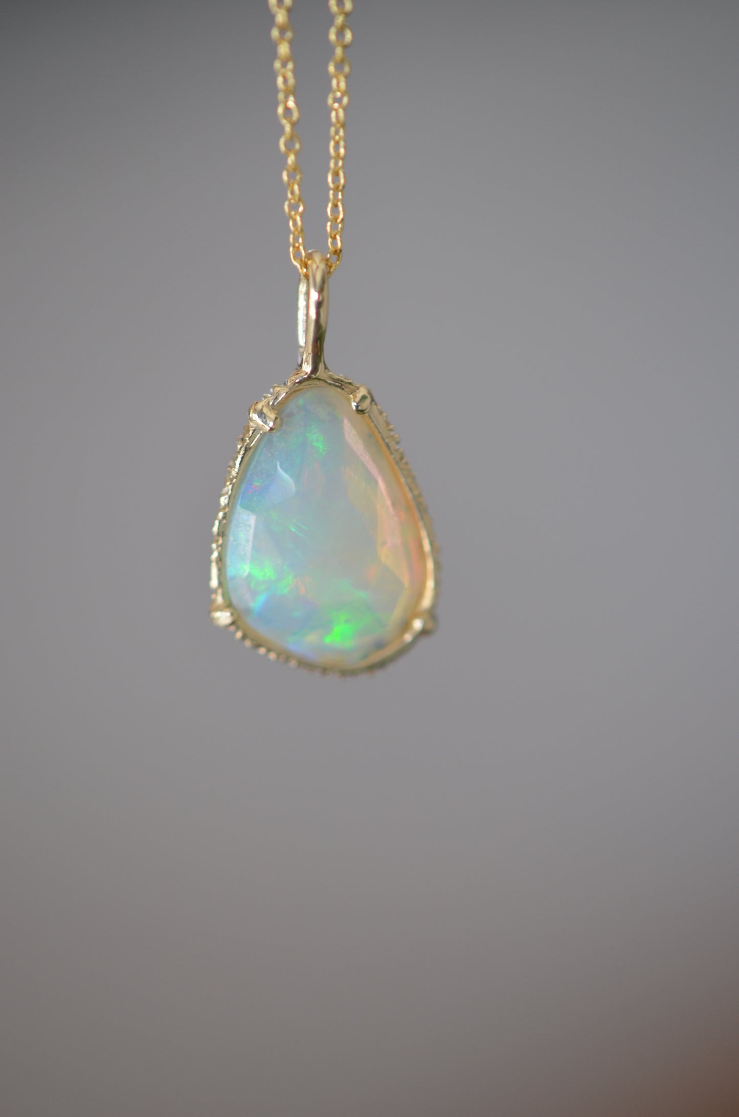 Wello Opal Pendant