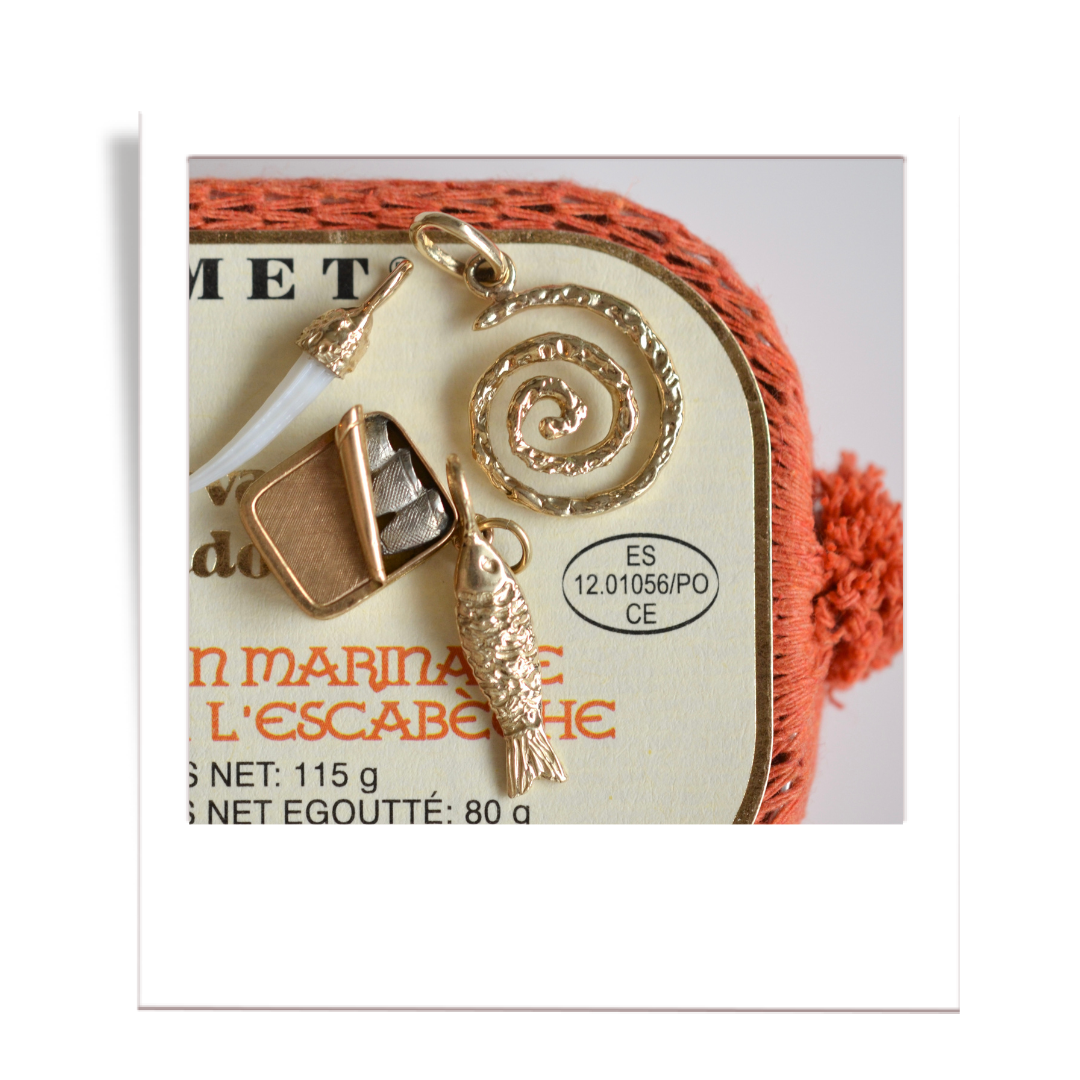 golden spiral charm holder